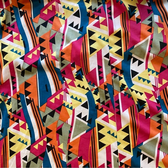 Vintage Baby Phat Hi-Lo Top w/ Geometric Pattern | Turtleneck | Keyhole | Y2K - Picture 4 of 7